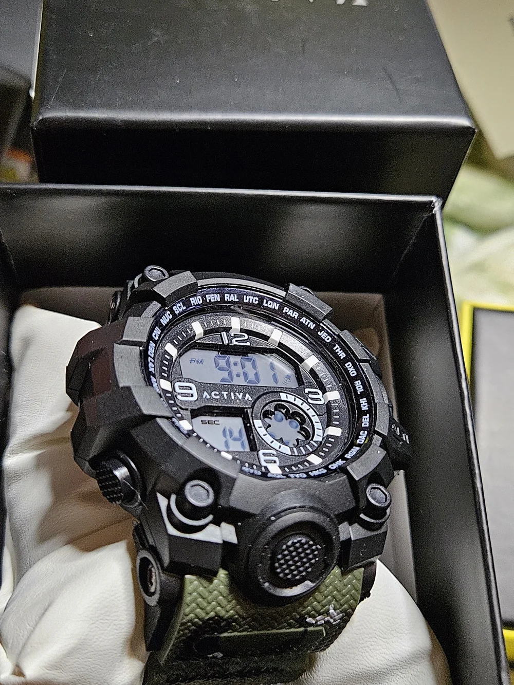 Activa Endurance X Invicta Men's Digital Watch (Model ACW435-004)